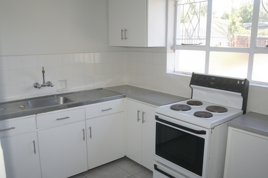 To Let 2 Bedroom Property for Rent in Martinville Western Cape